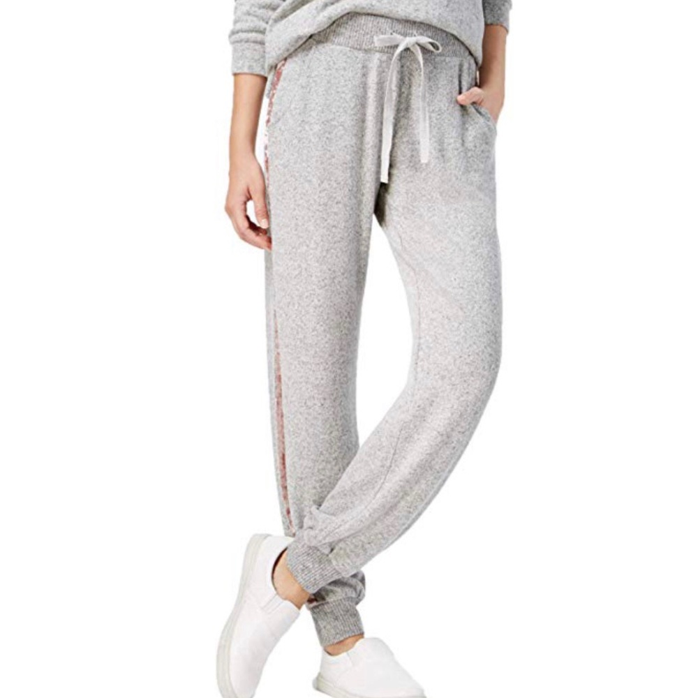 NWOT Hippie Rose velvet trim joggers